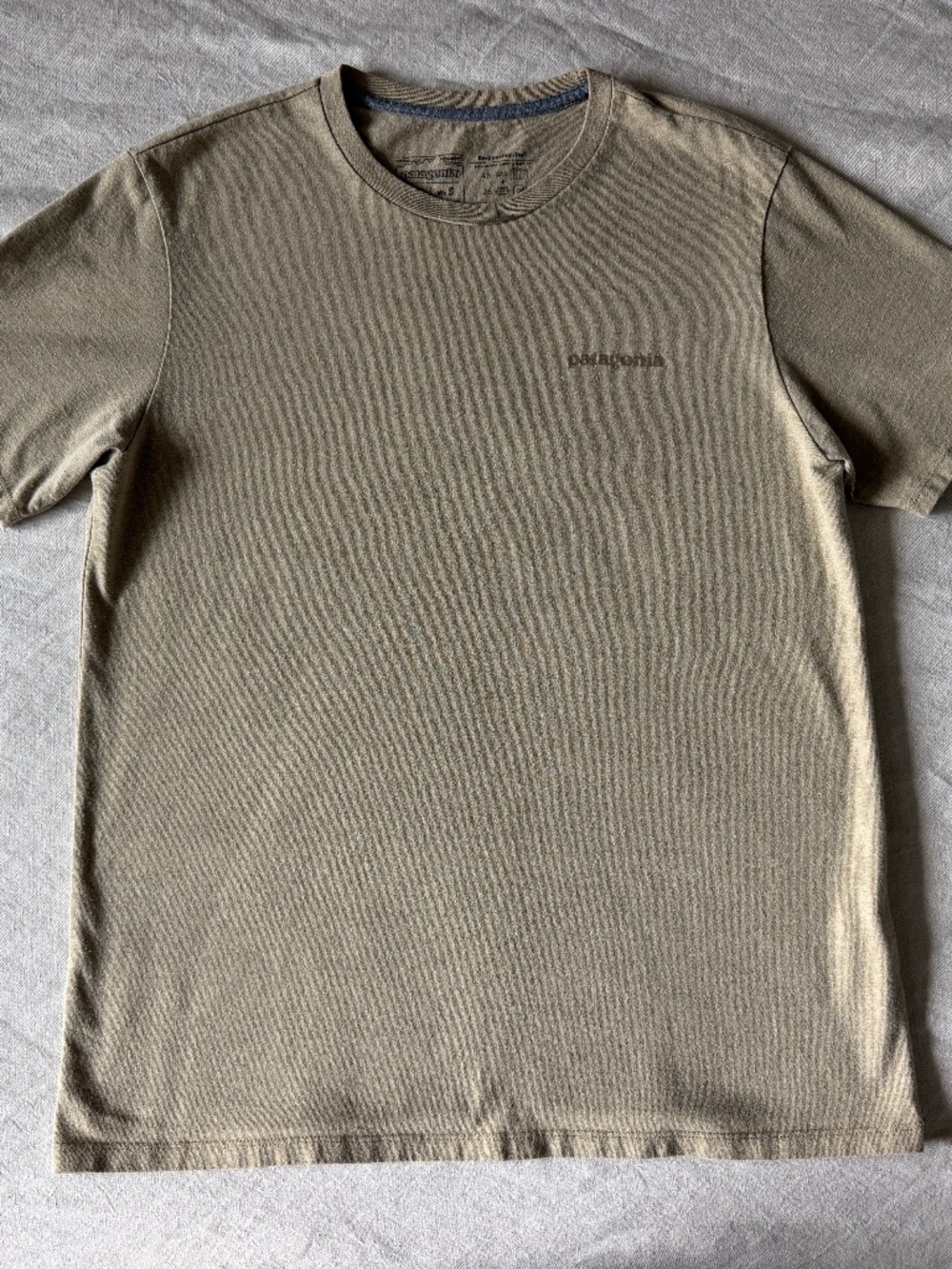 Patagonia Adult Fitz Roy Icon Responsibili-Tee T-Shirt, Classic Tan, M’s S, W’s